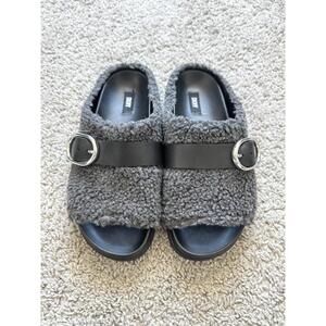 DKNY Women’s Sz 7 Pony Style Sherpa Upper Slides Black Cozy Slip On